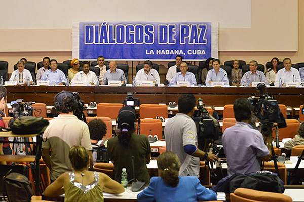 Delegaciones del Gobierno de Colombia y las FARC en la II fase de los Diálogos de Paz (La Habana, Cuba). 16/5/2014. Foto: Omar Nieto Remolina-SIG / Presidencia de la República de Colombia.
