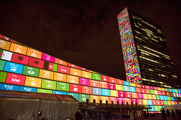 Proyecciones sobre los Objetivos de Desarrollo Sostenible el pasado mes de septiembre en la sede de las Naciones Unidas en Nueva York. Foto: UN Photo/Cia Pak (CC BY-NC-ND 2.0)