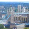 Vista aérea del Tower Bridge en Londres.