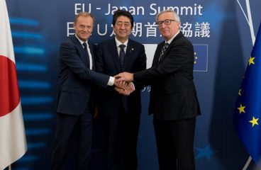 Donald Tusk, Shinzō Abe and Jean-Claude Juncker at the EU-Japan Summit 2017. © European Union , 2018 / Source: EC - Audiovisual Service / Photo: Etienne Ansotte.