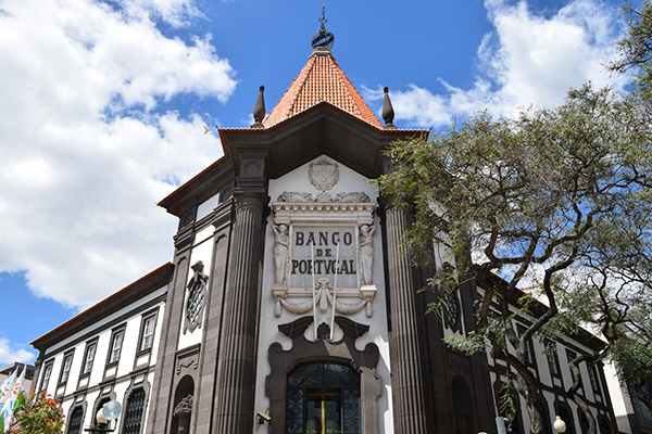 Bank of Portugal in Funchal, Madeira. Photo: André Vieira / Wikimedia Commons (CC BY-SA 2.0)