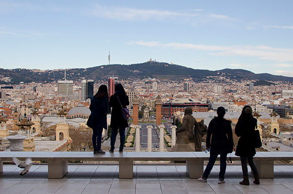 Turistas en Barcelona. Foto: Thomas Gartz (CC BY 2.0)