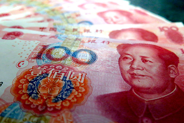 Renminbi banknotes. Foto: moerschy