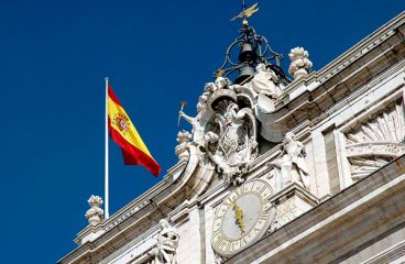 Imagen de la bandera de España en el Palacio Real. Foto: Caribb (CC BY-NC-ND 2.0)