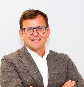 Mario Kölling. Professor of the Department of Political Science at the Spanish National Distance University (UNED).