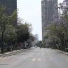 La avenida Juarez durante la reducción de movilidad por el estado de emergencia sanitaria por COVID-19 en Ciudad de México (6/4/2020). Foto EneasMX (Wikimedia Commons / CC BY-SA 4.0)