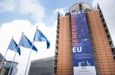 Pancarta del Plan de recuperación para Europa (Next Generation EU) en el edificio Berlaymont, sede la Comisión Europea. Foto: Aurore Martignoni – EC Audiovisual Service / © European Union, 2020