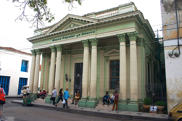 Edificio bancario en Matanzas, Cuba. Foto: Panther (Wikimedia Commons)(CC-BY-SA-3.0)