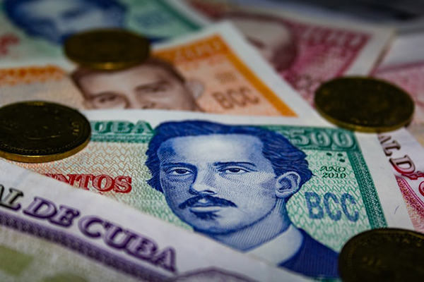 Pesos cubano, énfasis en el billete de 500 pesos. Foto: Ricardo IV Tamayo (@ricardo4to)