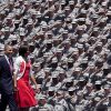 El ejército estadounidense saluda al presidente Barack Obama y a Michelle Obama en Fort Stewart en 2012. Foto: The US Army / Flickr