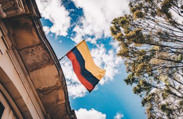 Bandera en el centro de Bogotá (Colombia). Foto: Flavia Carpio (@flacaral)