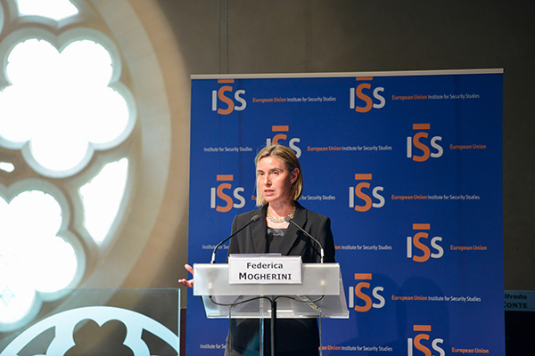 Federica Mogherini ofrece un discurso en la conferencia anual UEISS, organizada por el Institute for Security Studies en abril. Foto: European External Action Service (CC BY-NC 2.0)