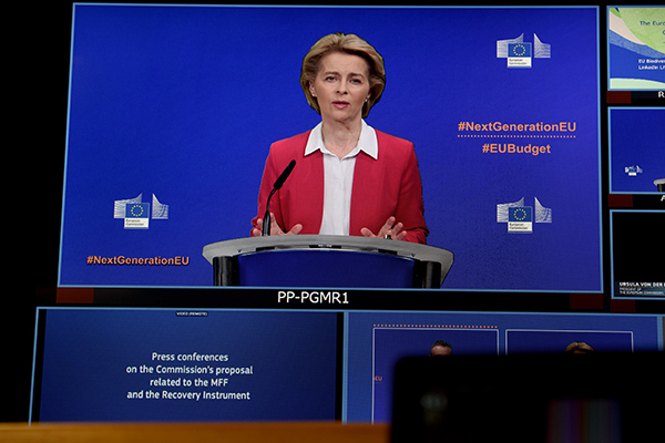 Ursula von der Leyen, presidenta de la Comisión Europea, en la presentación del plan de recuperación de la Comisión (27/5/2020). Foto: Etienne Ansotte / ©European Union, 2020