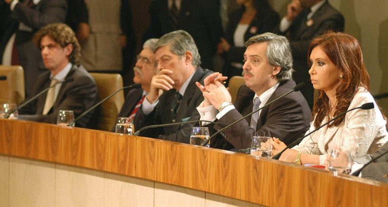 Cristina Fernández de Kirchner y Alberto Fernández (a la izquierda). Foto: Presidencia de la Nación Argentina (Wikimedia Commons / CC BY 2.0). Blog Elcano