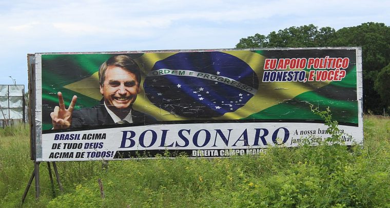 Valla de la campaña de Jair Bolsonaro en la carretera federal BR-343. Foto: Almanaque Lusofonista (trabajo propio) (Wikimedia Commons / CC BY 3.0 BR). Blog Elcano