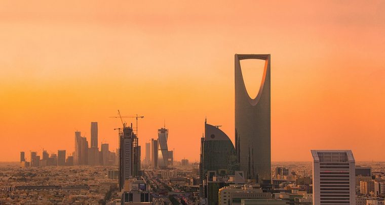Saudi G20. Riyadh north skyline (Saudi Arabia). Photo: B.alotaby (Wikimedia Commons / CC BY-SA 4.0). Elcano Blog