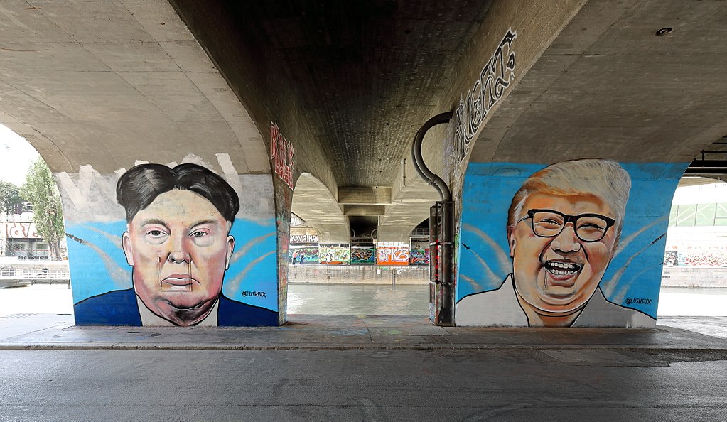 Grafitis de Trump y Kim Jong-un en Viena. Foto: Bwag (Wikimedia Commons / CC BY-SA 4.0)
