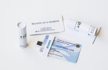 Paquete de identidad digital del programa e-residency de Estonia. Foto: EU2017EE Estonian Presidency (Wikimedia Commons/CC BY 2.0)