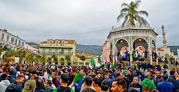 Movilización ciudadana contra la presentación de la candidatura de Abdelaziz Buteflika para un quinto mandato en Argelia (10/3/2019). Foto: Fethi Hamlati (Wikimedia Commons / CC BY-SA 4.0)