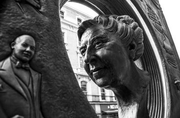 Agatha Christie Mémorial en Lodres, obra de Ben Twiston-Davies. Foto: Bart Heird / Flickr. Licencia Creative Commons Reconocimiento-NoComercial-SinDerivados.Blog Elcano
