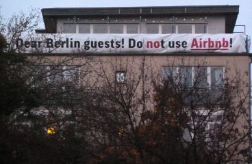 Economía colaborativa, ¿altruismo o negocio? Protesta contra Airbnb en Berlín. Foto: screenpunk / Flickr (CC BY-NC 2.0). Blog Elcano