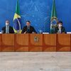 Rueda de prensa de Jair Bolsonaro, presidente de Brasil, y Luiz Henrique Mandetta, ministro de Salud en ese momento (20/3/2020). Foto: Isac Nóbrega / PR - Palácio do Planalto (CC BY 2.0)