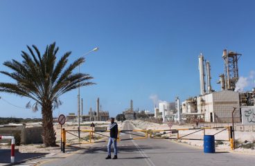 Complejo petrolífero de Brega entre Sirte y Ajdabiya, Libia (2011). Foto: Al Jazeera English / Flickr (CC BY-SA 2.0). Blog Elcano