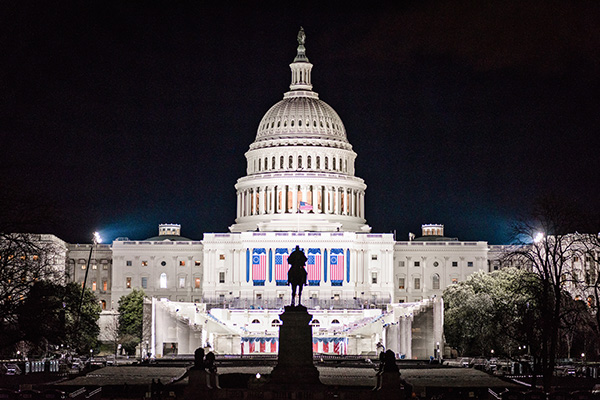 El Capitolio la noche antes de la ceremonia de investidura de Donald Trump. Foto: Geoff Livingston (CC BY-NC-ND 2.0)