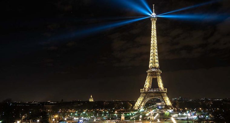 The costs of non-multilateralism. Eiffel Tower illuminated for COP21 in Paris (2015). Photo: Yann Caradec (CC BY-SA 2.0) Elcano Blog