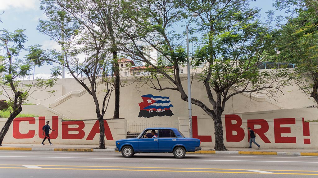 Cuba Los Países Bajos y el embargo/bloqueo. Mural en La Habana.