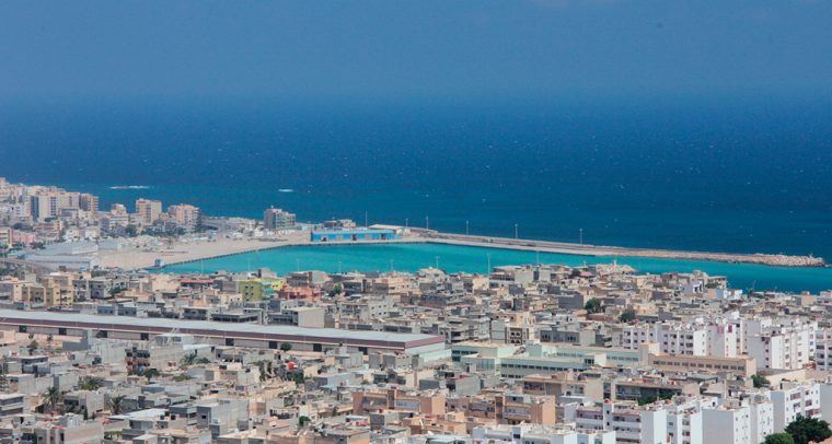 Ciudad de Derna (Libia) en 2012. Foto: joepyrek (CC BY-SA 2.0). Blog Elcano