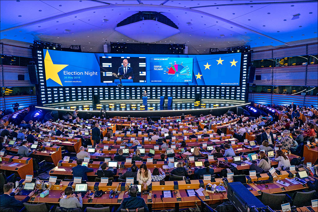 Elecciones al Parlamento Europeo 2019: cinco elementos a destacar y una coda. El Parlamento Europeo durante la noche electoral. Foto: © European Union 2019 – Source: EP (CC-BY-4.0)
