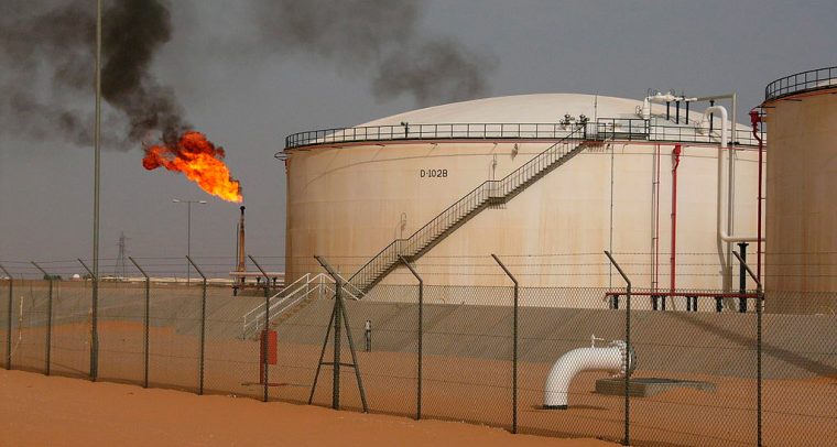 La marcha de la ¿victoria? de Haftar en Libia. Yacimiento petrolífero de El Sharara, Libia. Foto: Javier Blas (Wikimedia Commons / CC BY-SA 3.0). Blog Elcano