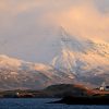 Vista del monte Esja, la isla Videy, y el cabo Laugarnes (Islandia). Foto: Jesús Rodríguez Fernández (CC BY-NC-ND 2.0). Blog Elcano