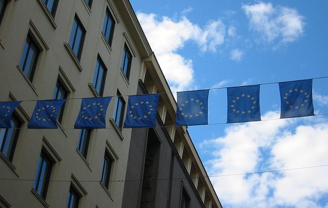 Europeans, get down to work. EU flags in Finland. Photo: FutureAtlas.com / Flickr (CC BY 2.0). Elcano Blog.