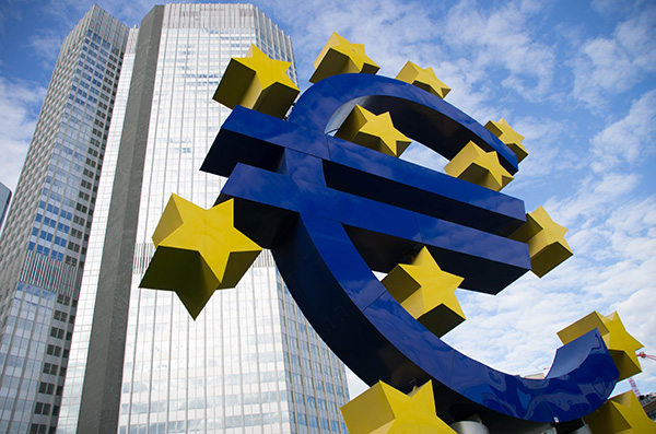 Euro symbol at the Eurotower, former seat of the European Central Bank in Frankfurt. Photo: Marco Verch (CC BY 2.0)