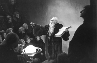 Escena de la película “Fausto”, de Friedrich Wilhelm Murnau (1926). Imagen vía Michael Cacoyannis Foundation. Blog Elcano