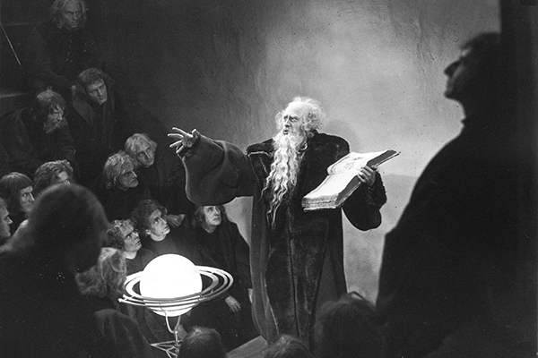 Escena de la película “Fausto”, de Friedrich Wilhelm Murnau (1926). Imagen vía Michael Cacoyannis Foundation. Blog Elcano