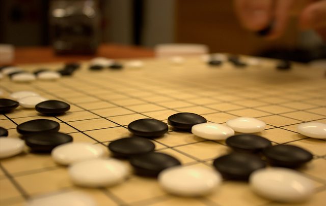 Technology: the great Chinese game of go. Foto: Jaro Larnos / Flickr (CC BY 2.0). Blog Elcano