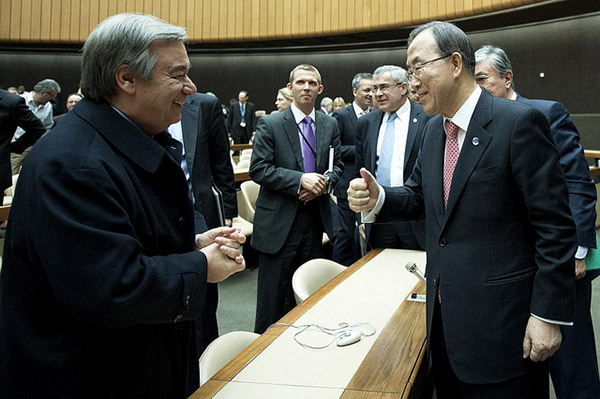 Antonio Guterres y Ban Ki-moon durante el encuentro con el personal de Naciones Unidas en Ginebra en marzo de 2013. Foto: UN Geneva-Jean-Marc Ferré / Flickr (CC BY-NC-ND 2.0). Blog Elcano