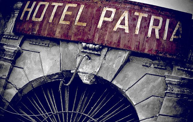 El desentierro de la nación. Hotel Patria (Palermo, Italia). Foto: Luca Savatierre / Flickr (CC BY-NC-ND 2.0). Blog Elcano