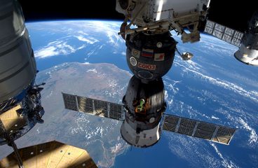La militarización del espacio exterior ya está aquí. Tráfico en la Estación Espacial Internacional. Foto: Tim Peake - ESA/NASA. Blog Elcano