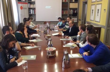 Reunión con jóvenes profesionales de Seguridad y Defensa en el Real Instituto Elcano. Foto. Diana Barrantes. Blog Elcano