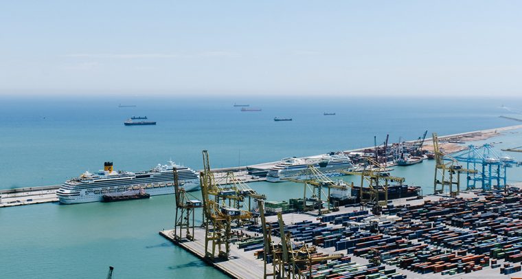 Tendencias (e incertidumbres) del comercio exterior español. Puerto de Barcelona, España. Foto: Kristijan Arsov (@aarsoph)