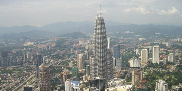 Petronas Towers. Wikimedia Commons