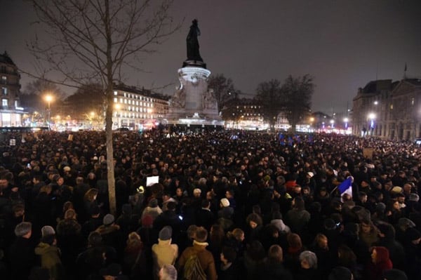 Manifestación en París tras el atentado contra Charlie Hebdo. 7/1/2105 - Blog Elcano