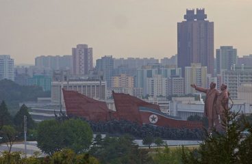 Gran monumento Mansudae (Pyongyang, Corea del Norte). Foto: Clay Gilliland / Flickr. Licencia Creative Commons Reconocimiento-CompartirIgual. Blog Elcano