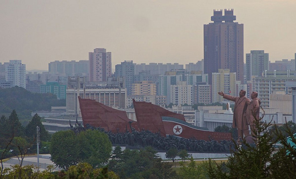 Gran monumento Mansudae (Pyongyang, Corea del Norte). Foto: Clay Gilliland / Flickr. Licencia Creative Commons Reconocimiento-CompartirIgual. Blog Elcano