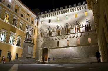 Headquarters of Monte dei Paschi di Siena, the oldest surviving bank in the world. Photo: Pablo Saludes Rodil (CC BY-NC 2.0)