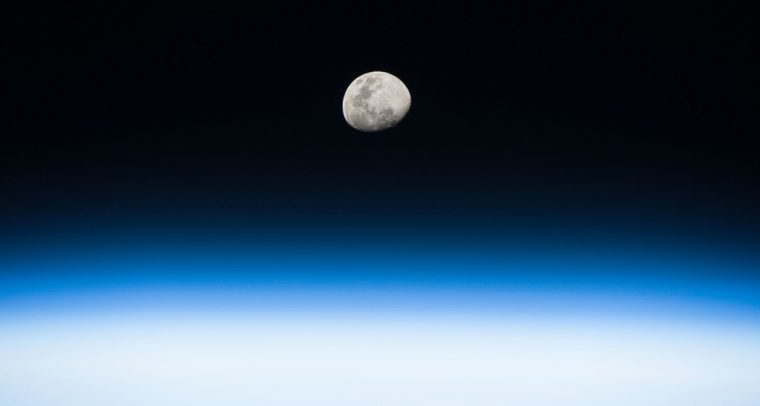 La Luna desde la Estación Espacial Internacional, el pasado 3 de agosto. Foto: NASA/Joel Kowsky (CC BY-NC 2.0)